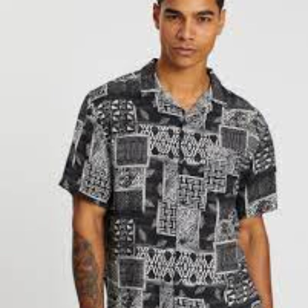 COTTON ON Tribal Squares Hawaiian Island Short Sleeve Shirt NWT - Picture 11 of 15